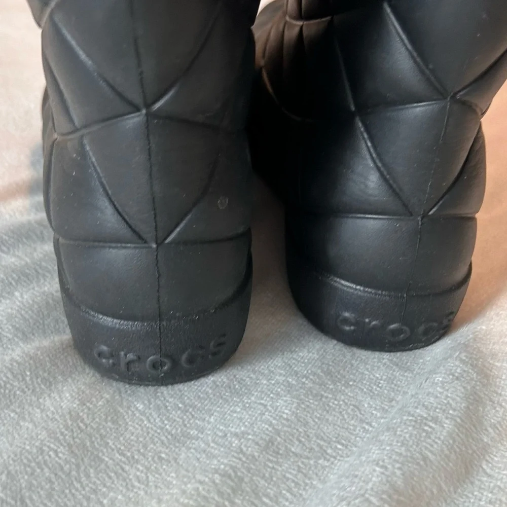 Crocs Black & Gray Lined Furry Winter Rain Boots​ Slip On Sz 6 Waterproof Fall